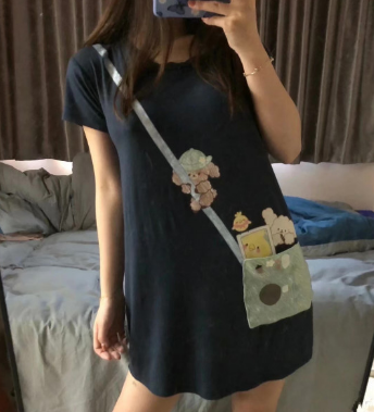 大学路身材不错的妹子